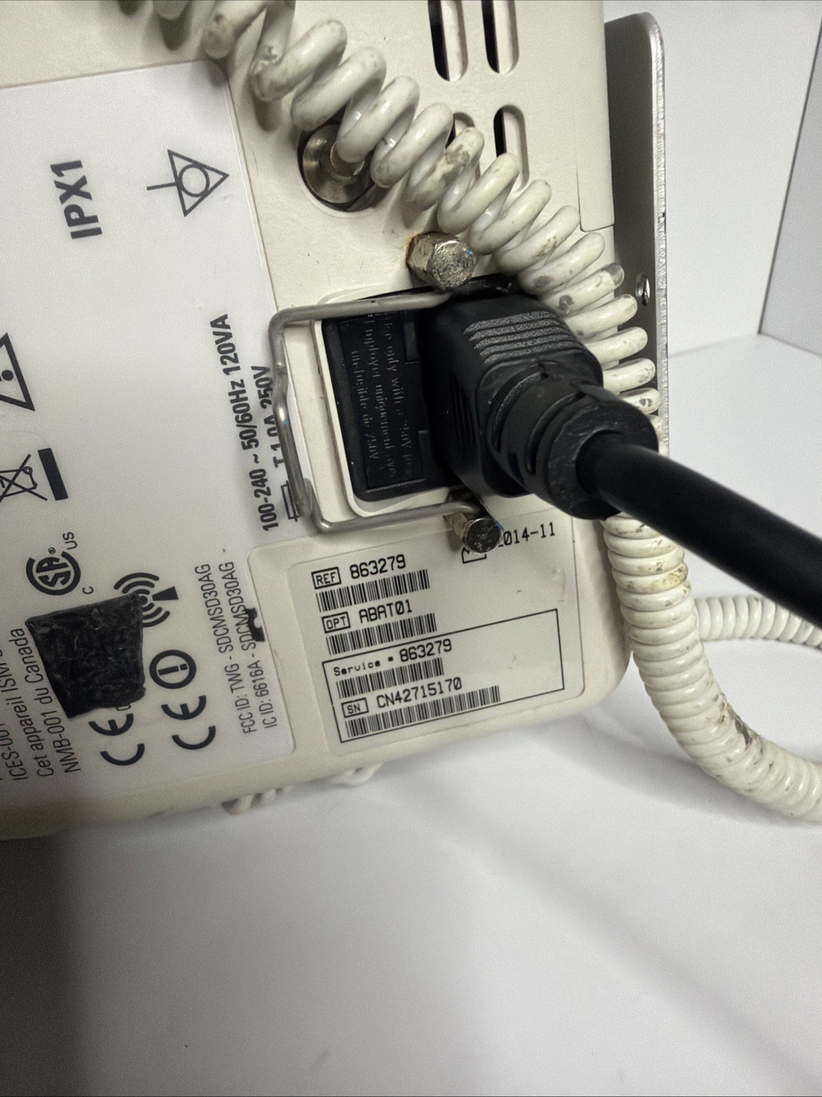 lot x 2 Philips SureSigns VS2+ Patient Vital Signs Monitors – with power cables