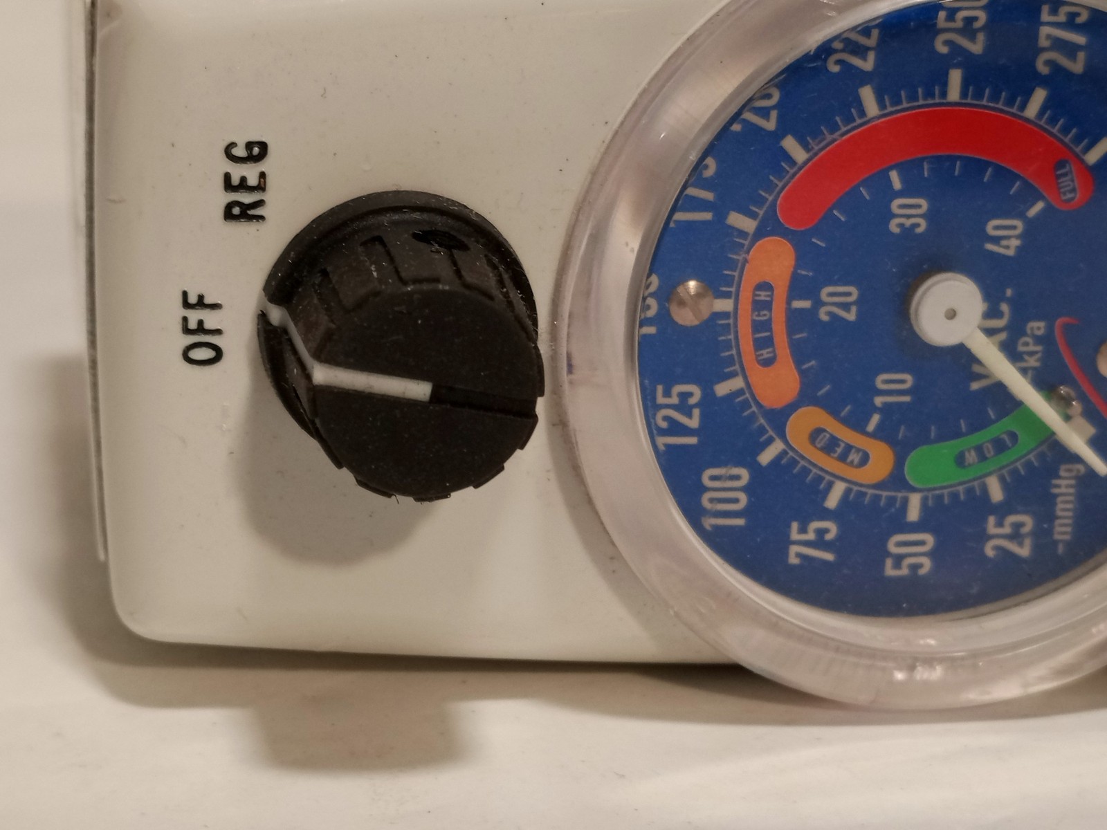 Allied Vacutron Chemetron Continuous Suction Regulator Medical Vacuum Gauge