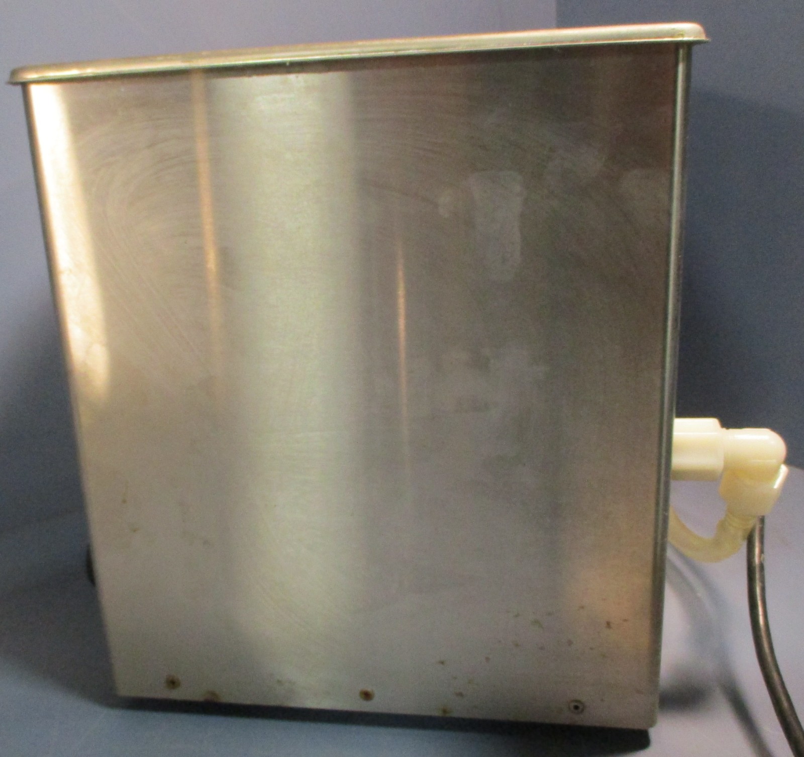VWR Scientific 250HT Ultrasonic Cleaner w/ Lid and Manual 2.5Gal 120V 6A 50/60Hz