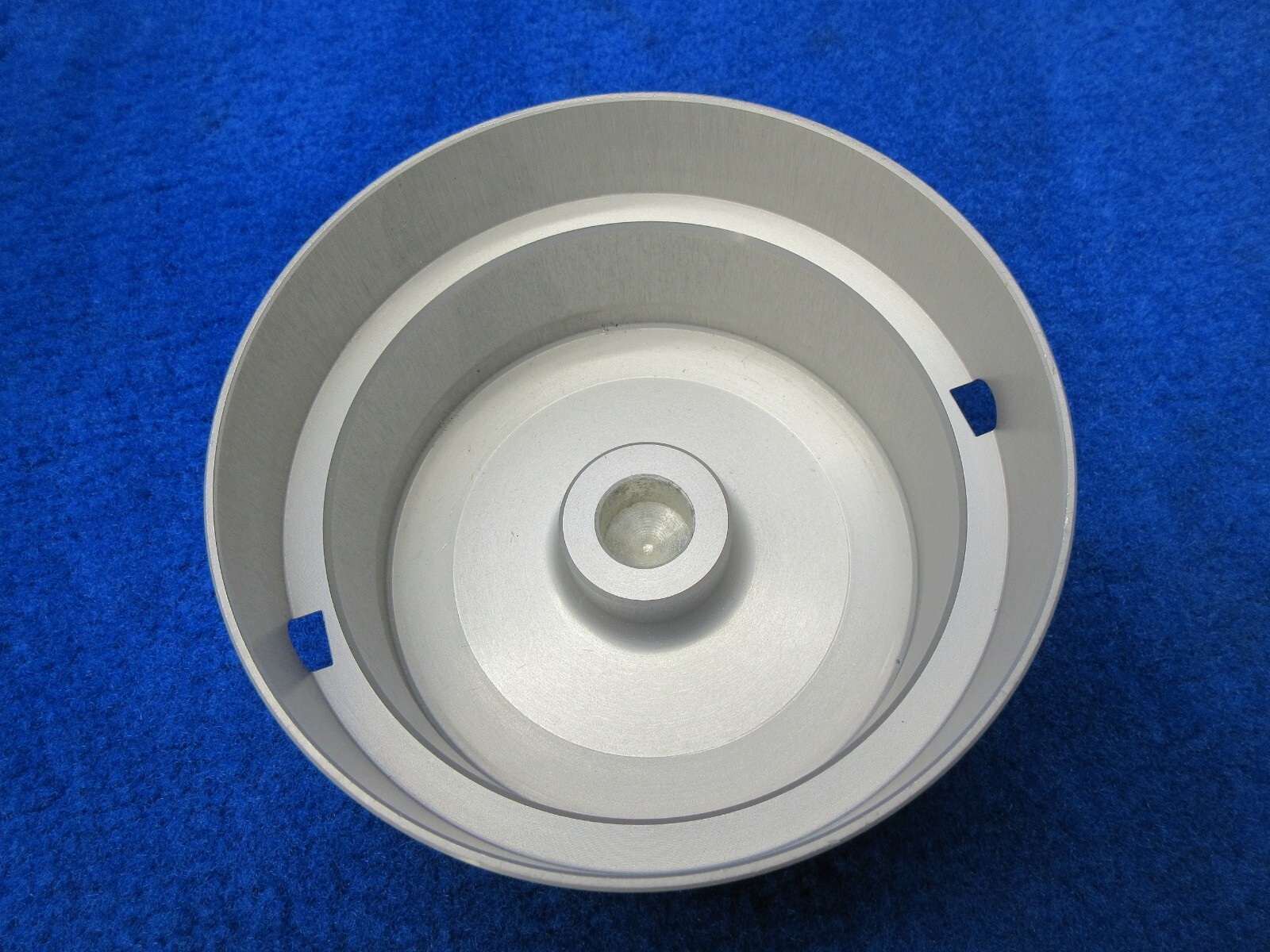 ROCHE LC Carousel 2.0 Centrifuge, 2.0 Rotor Blue and 2.1 Bucket Silver (for 1.5)