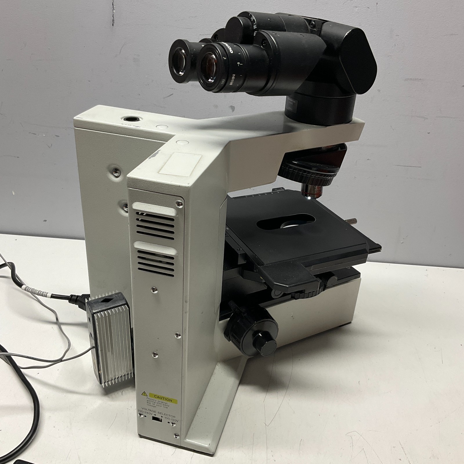 Olympus BX40 BX40F4 Trinocular Phase Contrast Microscope w/ 1 Objective Tested