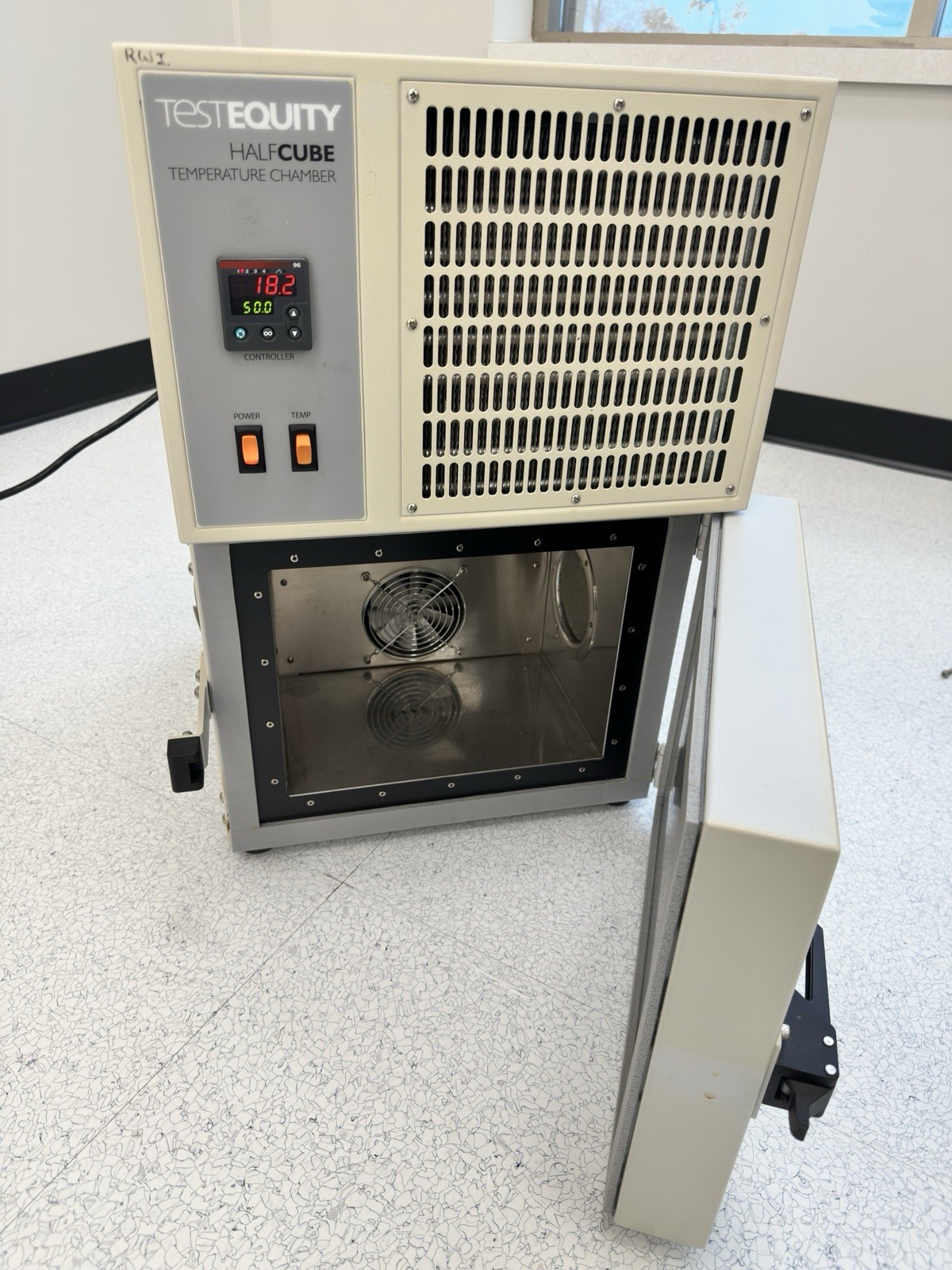 TestEquity HalfCube 105 Benchtop Temperature Chamber -40C to +130C