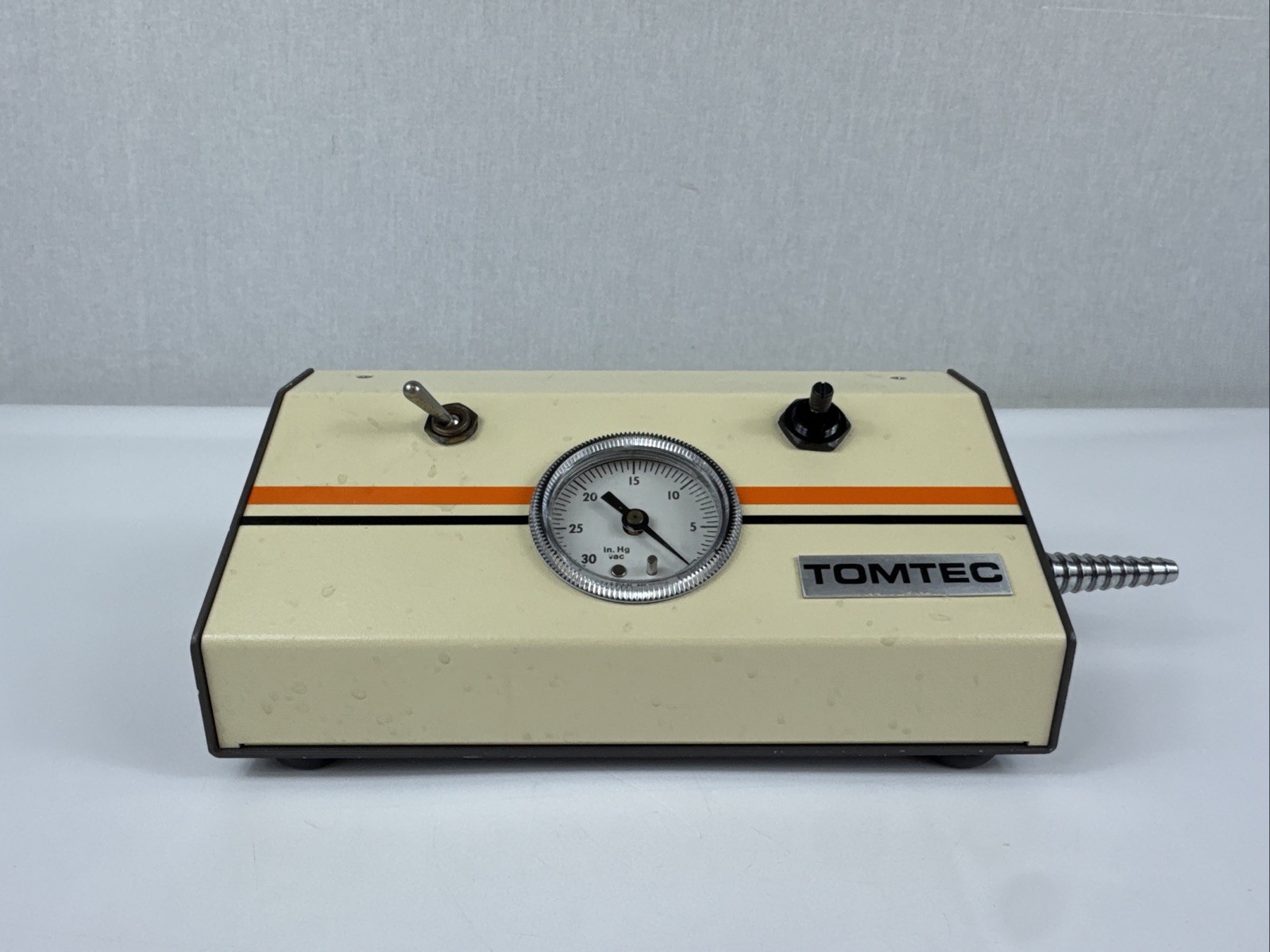 TOMTEC Vacuum Control Module Analog Gauge for Biological Laboratory *READ*