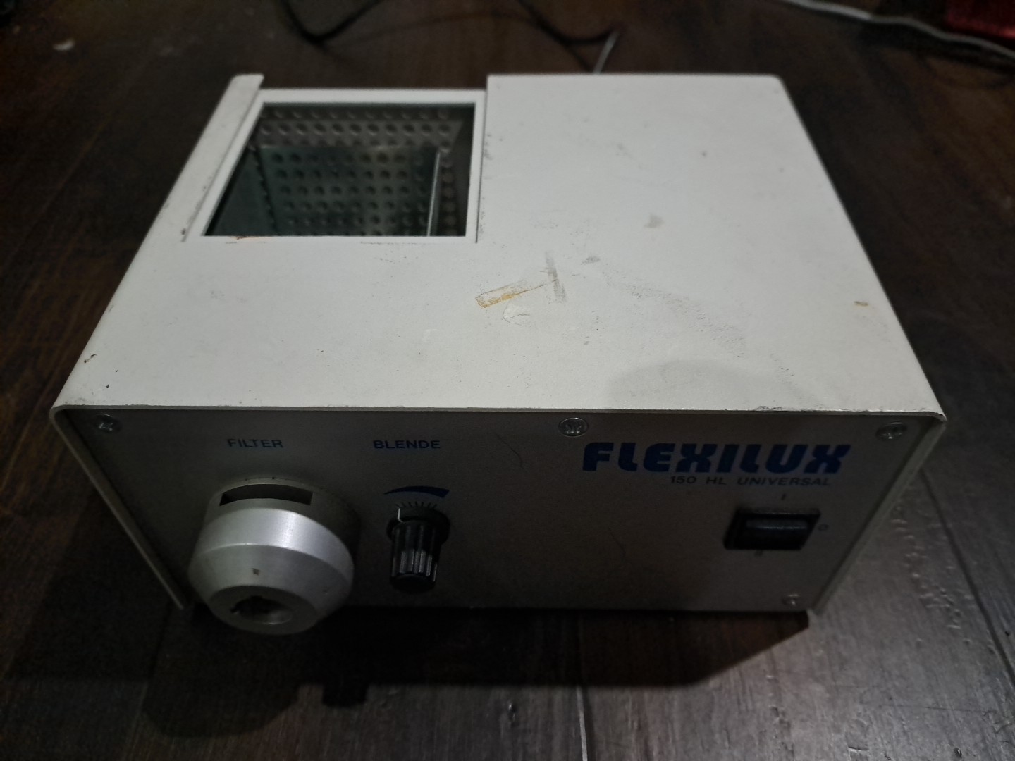 Schölly – Flexilux 150 H Universal – Halogen Cold Light Source