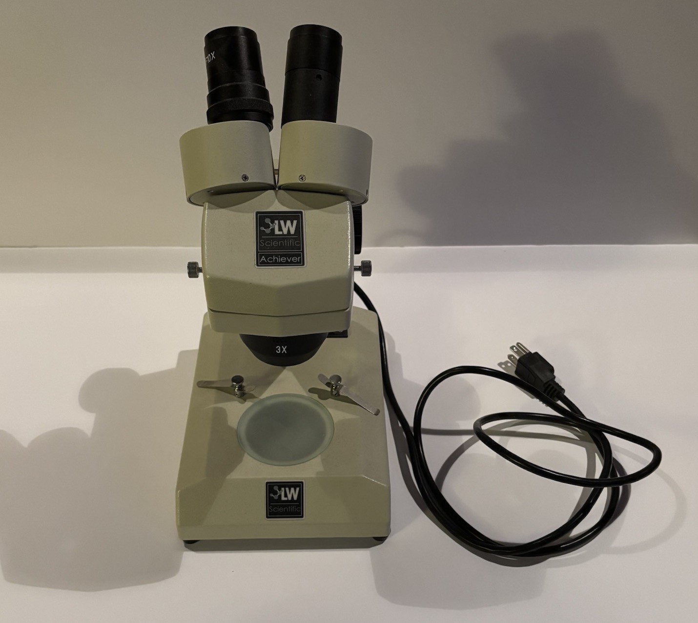 LW Scientific Microscope Stereo Zoom Achiever (10-30x) with dual lights WORKS!