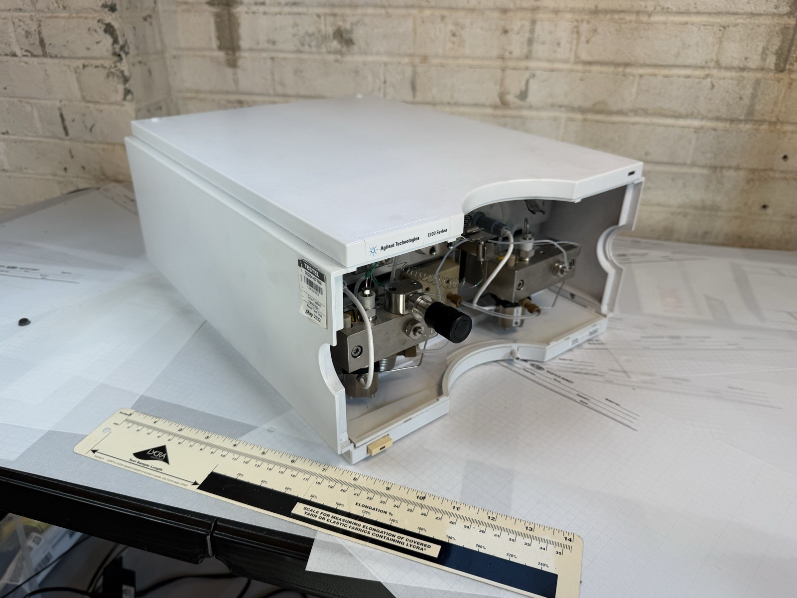 Agilent 1200 G1312B Binary Pump SL HPLC S/N DE63059088 — Powers On, Pumps Water