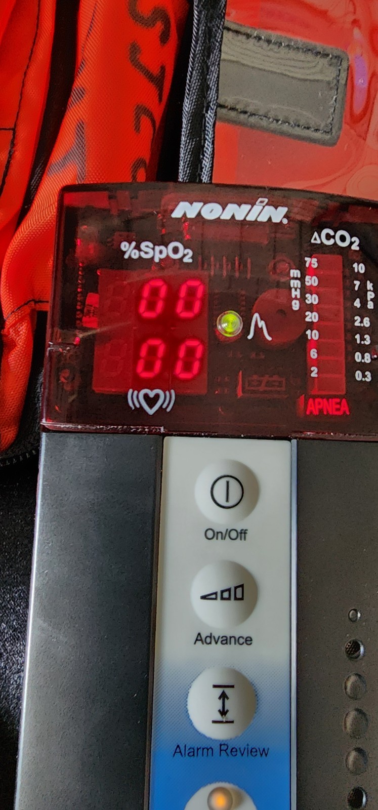 NONIN 9847 CARBON DIOXIDE DETECTOR MEMORY ALARMS HAND HELD PULSE OXIMETER