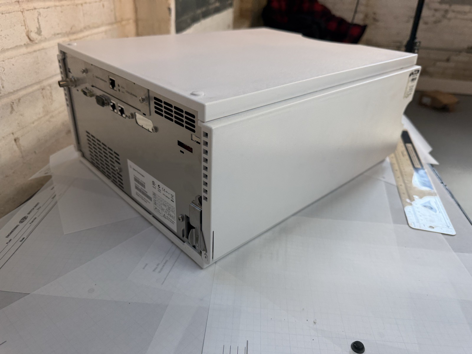 Agilent 1200 G1312B Binary Pump SL HPLC S/N DE63059088 — Powers On, Pumps Water