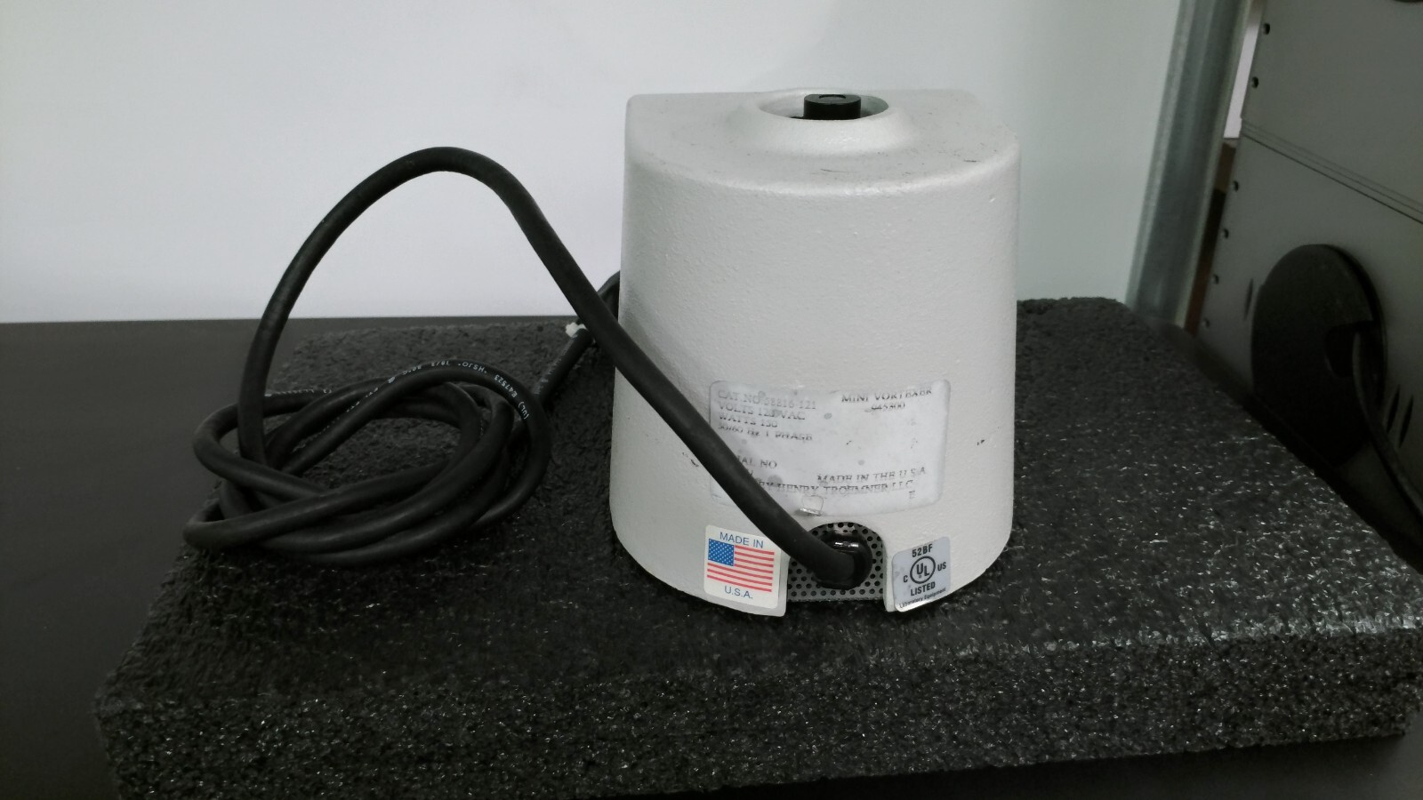 VWR 58816-121 Mini Vortexer Analog Vortex Mixer