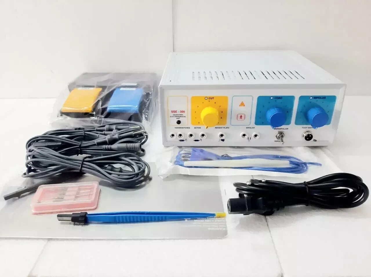 SSE 300 Analog Electrocautery Generator Unit Diathermy Machine Equipments Set