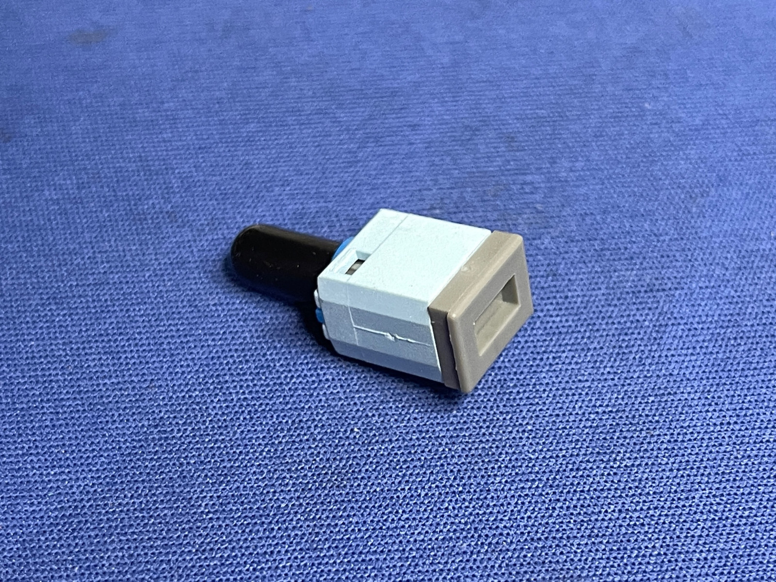 QTY-1 A3060B2 LUCENT 107709008 Fiber Optic CONNECTOR NOS LAST ONES