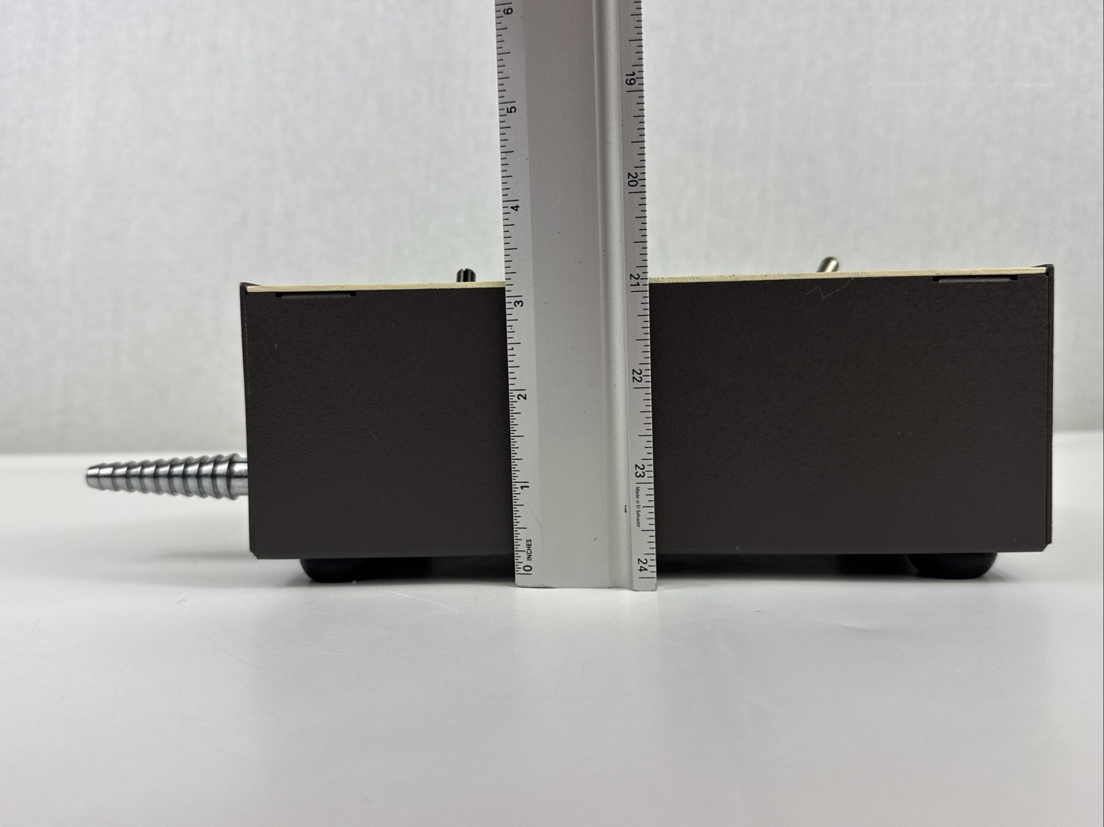 TOMTEC Vacuum Control Module Analog Gauge for Biological Laboratory *READ*
