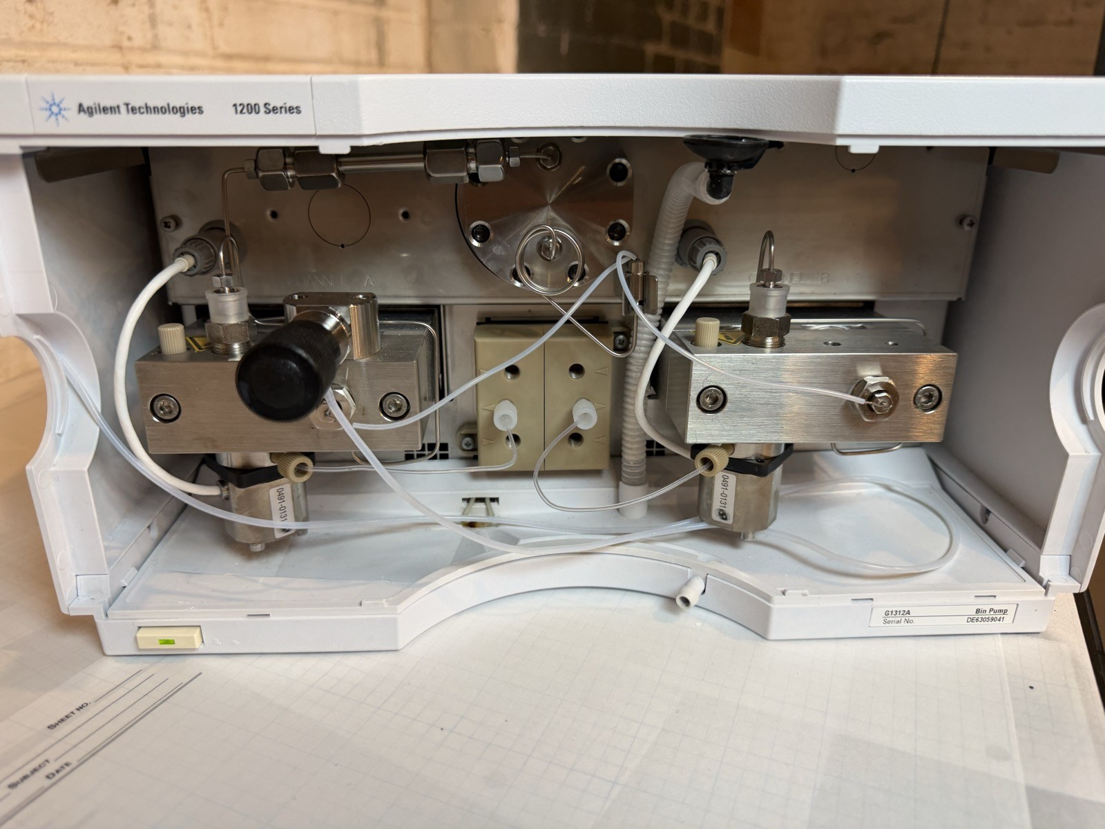 Agilent 1200 G1312A Binary Pump HPLC S/N DE63059041 — Powers On, Pumps Water