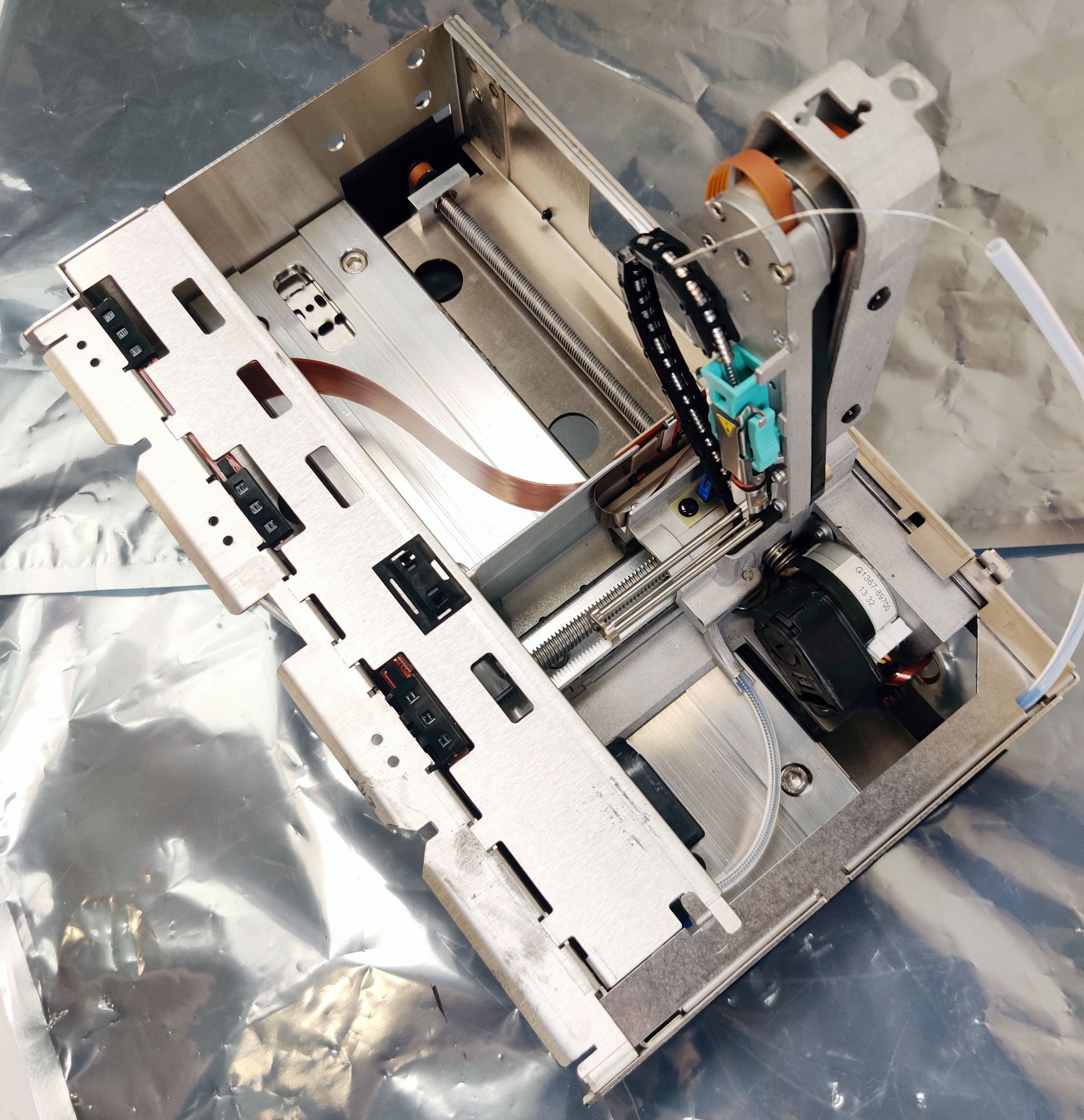 Agilent G1367-60019 Sample Transport Arm Assy w G1367-98700 Motor for 1100 1200