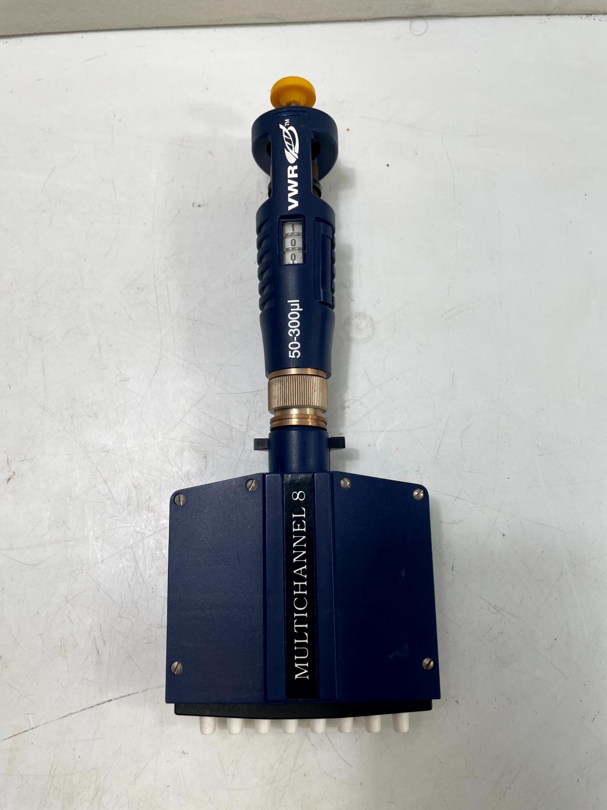 VWR Signature 8-Multichannel Pipette Analog Ergonomic High Performance 50-300 µL