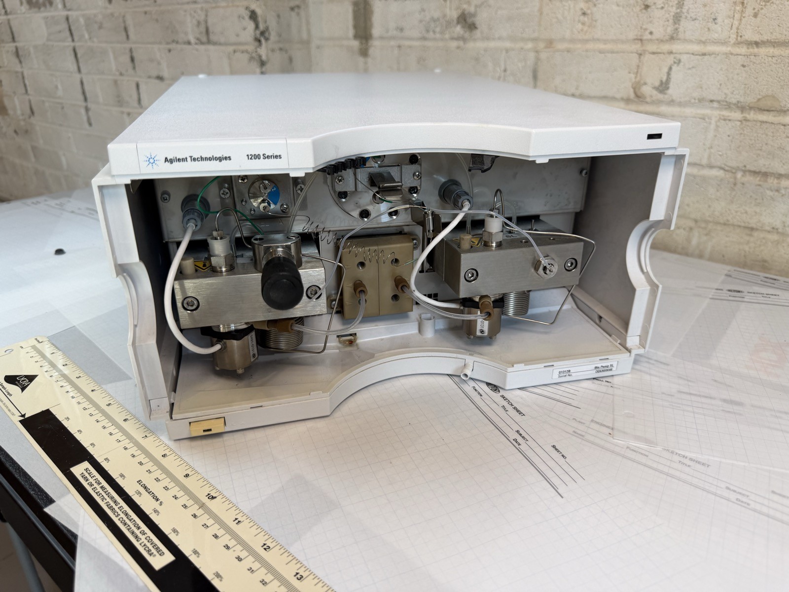 Agilent 1200 G1312B Binary Pump SL HPLC S/N DE63059088 — Powers On, Pumps Water