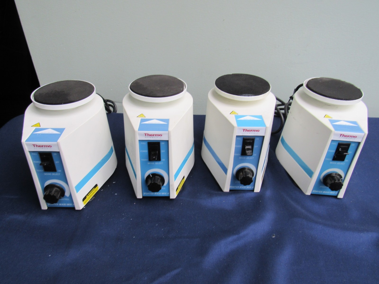 Thermo Scientific vortexer Maxi Mix II, vortex mixer, variable speed, M37615