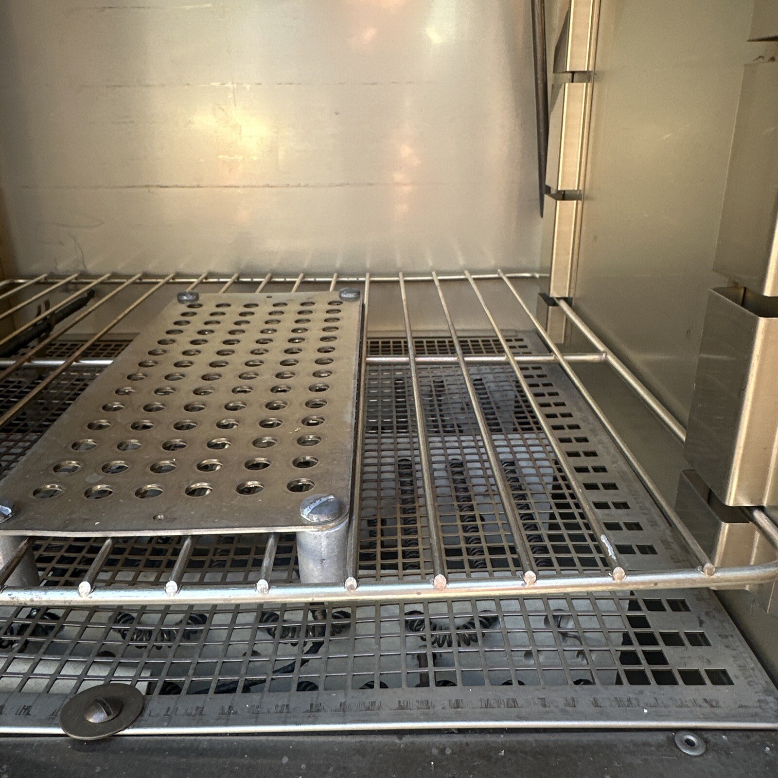 BLUE M OV-12A OVEN INNER DIMENSIONS 12”H X 12”W X 12”D_AS-PICTURED_AS-IS_FCFS!~