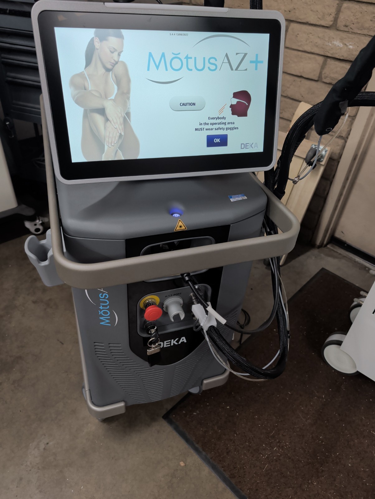 DEKA Motus AZ+ Laser Hair Removal Device w/Moveo Technology