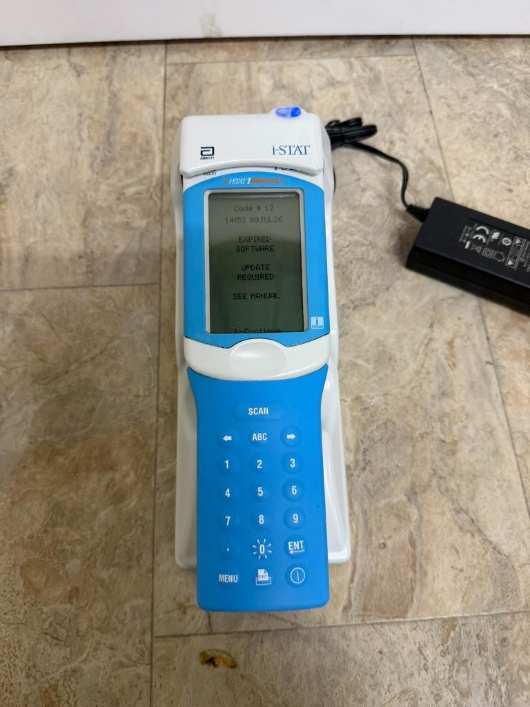 Abbott i-STAT 1 iSTAT1 MN: 300 Handheld Blood Hematology Analyzer System