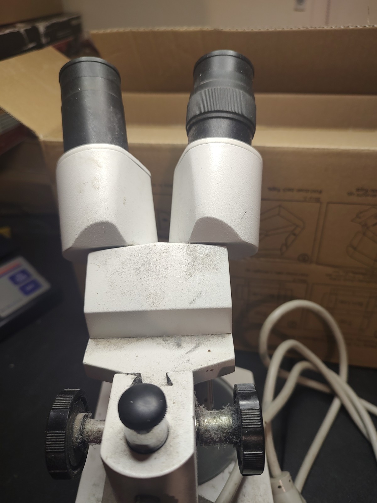 Unbranded? Lab Microscope WF 10X Backlit 2 Eyepieces Works Great