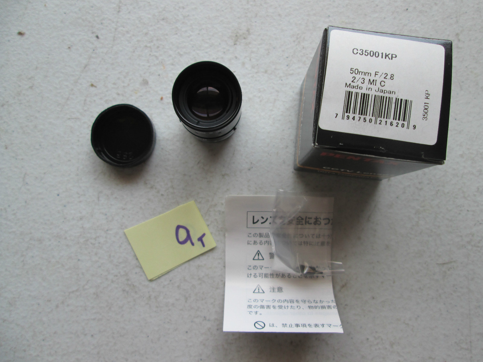 NEW IN BOX PENTAX CCTV LENSE C35001KP 50 MM F / 2.8 2/3 MI (151-2)